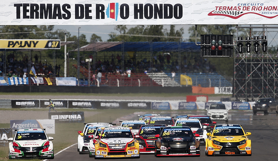 Salida de la carrera en Termas de Río Hondo