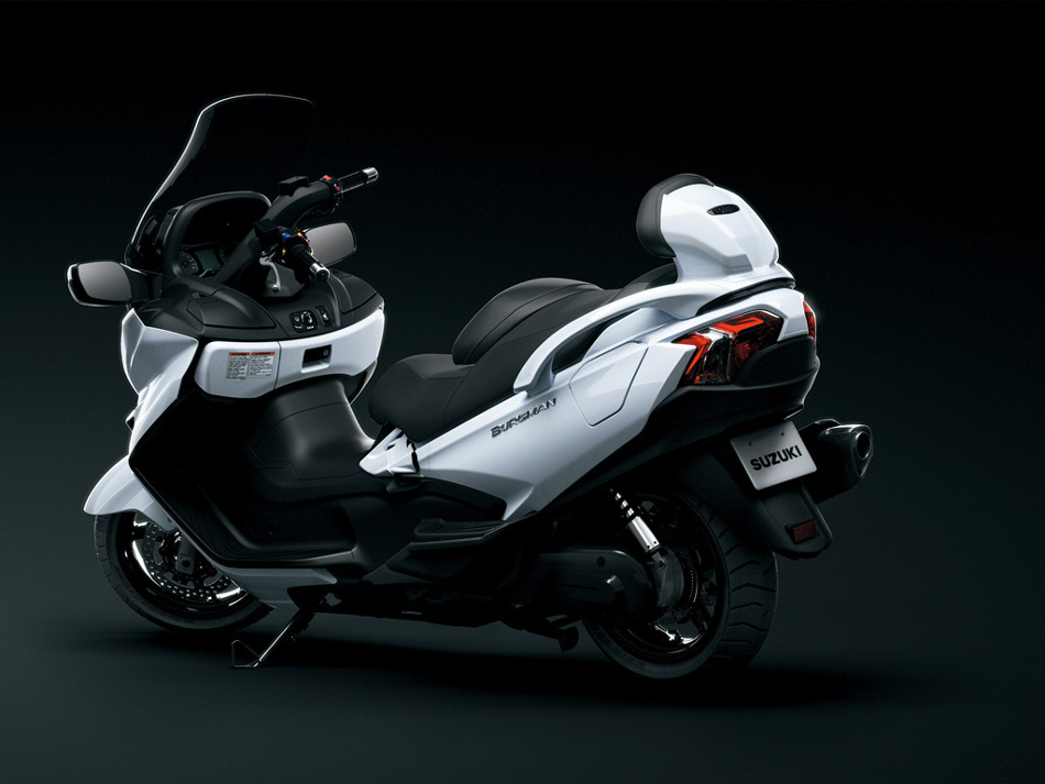 Nueva Suzuki Burgman 650 Executive Motor y Racing