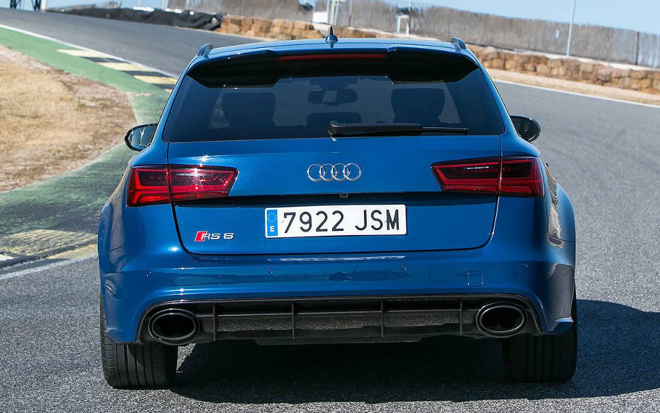 Audi RS6 Avant 2018, un coche de alta gama que vuela en la carretera