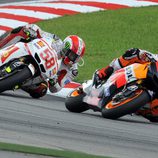 Marco Simoncelli y Andrea Dovizioso corren en Sepang