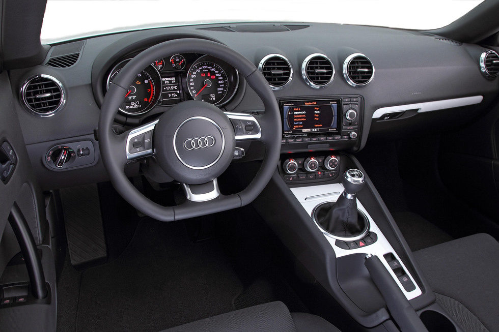 Interior de la versión 'Black & White'
