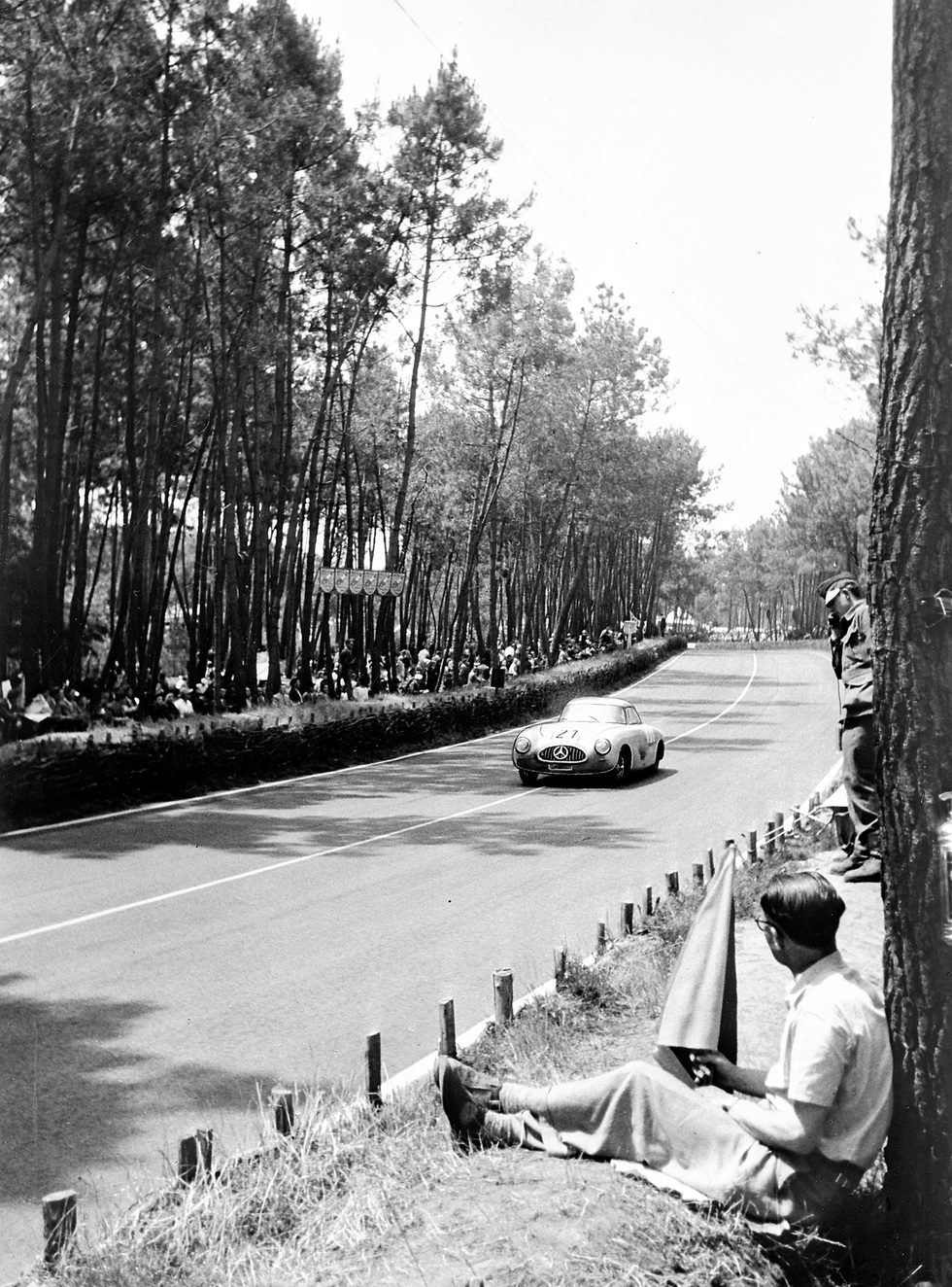 El Mercedes-Benz número 21 en LeMans 1952