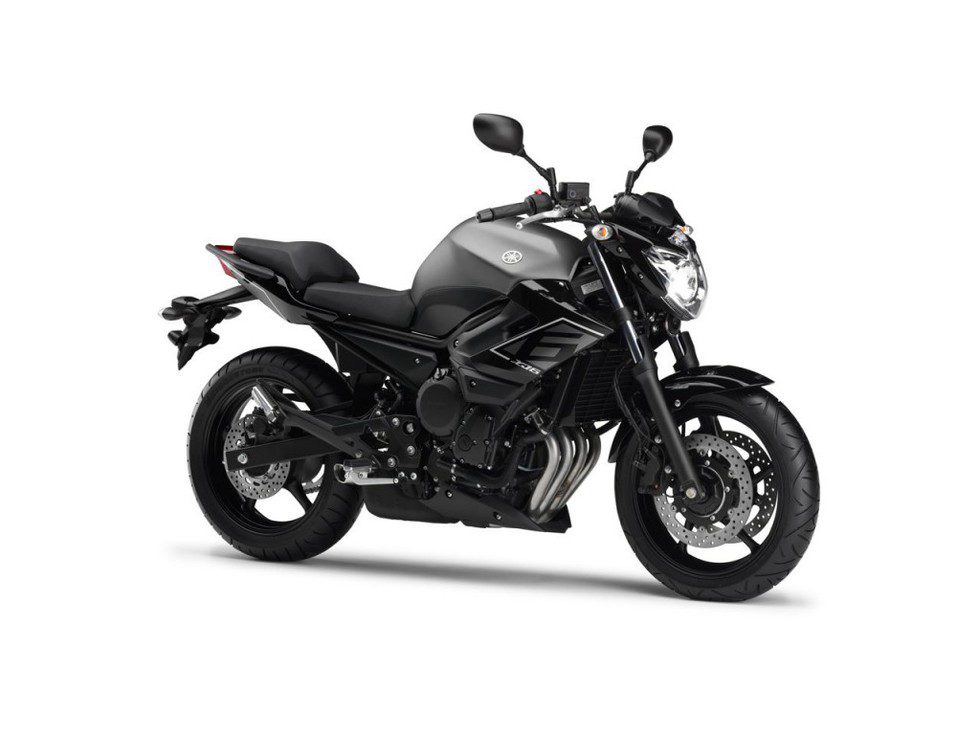 Yamaha XJ6 SP completa derecha