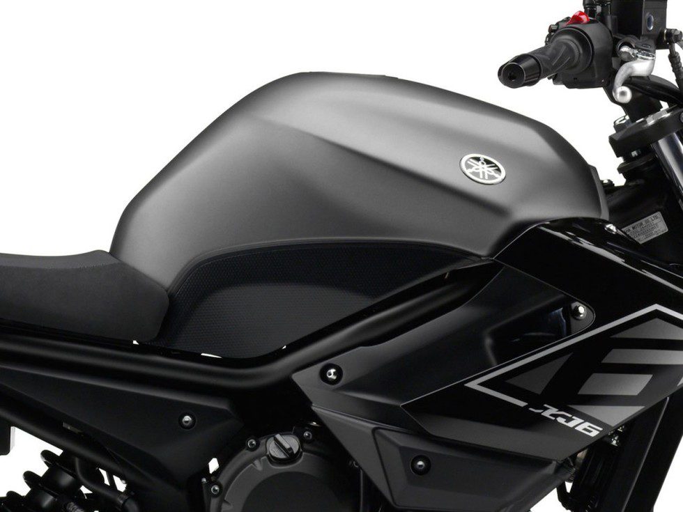 Yamaha XJ6 SP tanque