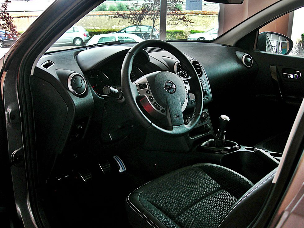 Nissan Qashqai detalle tablero de abordo