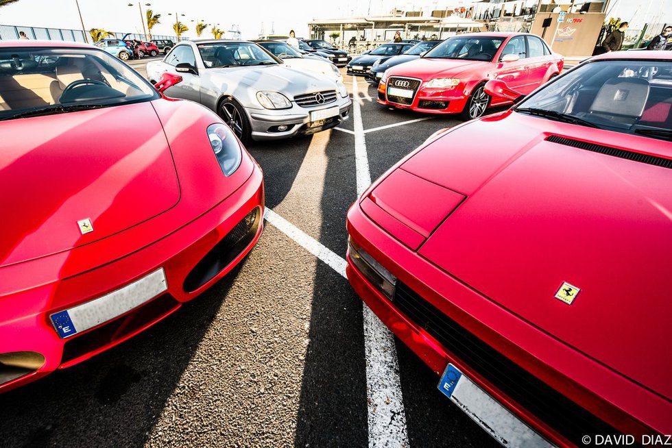 Ferrari V8 en el muelle