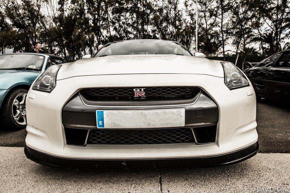 Dream Cars - Nissan GT-R frontal