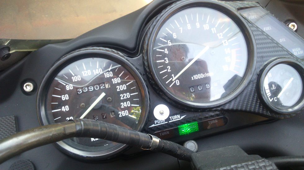 Kawasaki ZZR 600 1990 - instrumentación