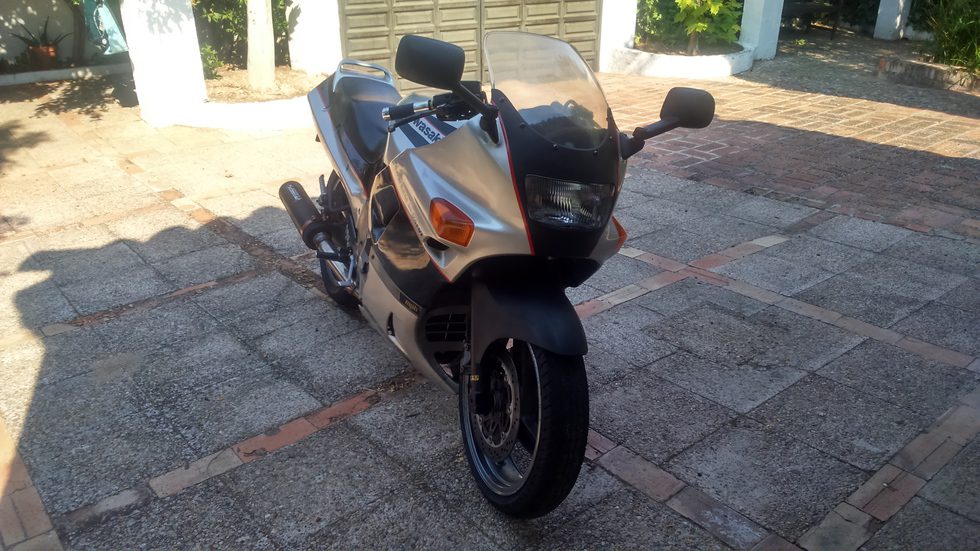 Kawasaki ZZR 600 1990 - detalle