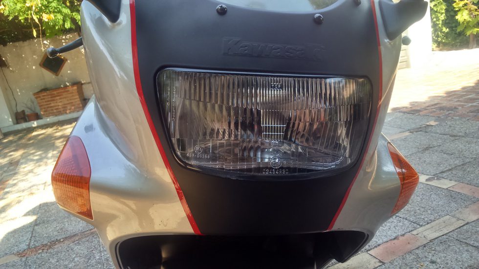 Kawasaki ZZR 600 1990 - detalle