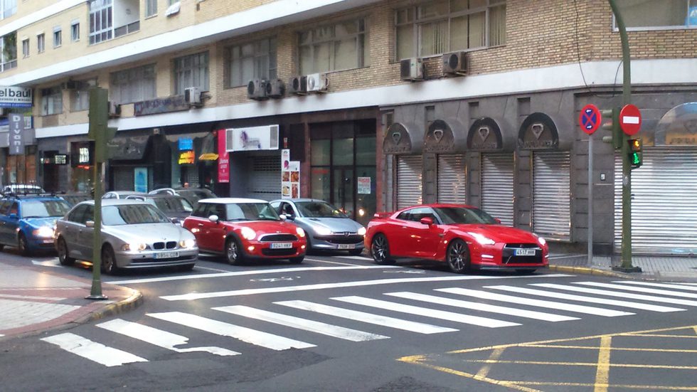 Nissan GT-R semáforo