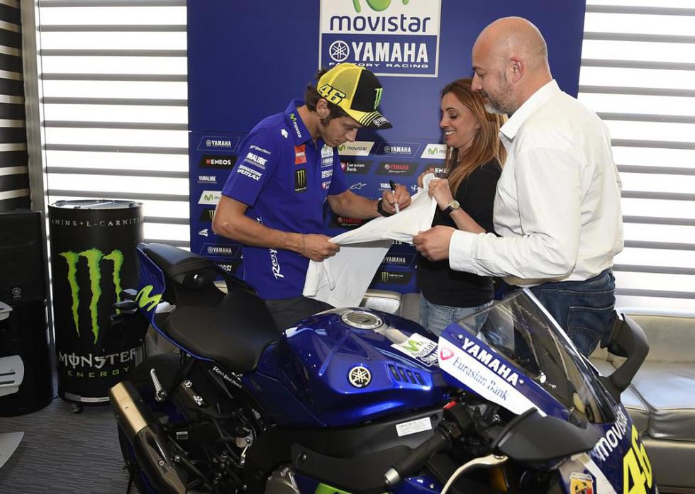 Se subasta una Yamaha YZF R1 réplica Valentino Rossi