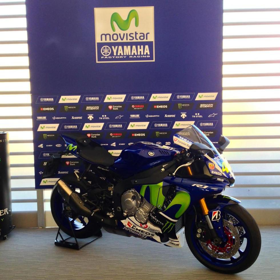 Yamaha YZF R1 réplica Valentino Rossi a subasta