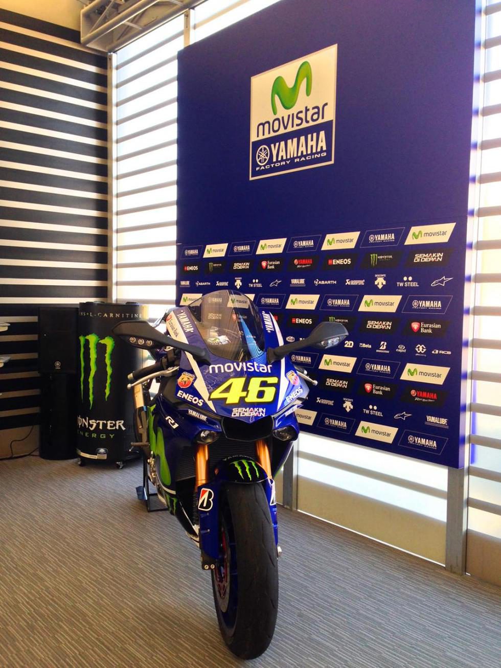Yamaha YZF R1 réplica Valentino Rossi se subasta