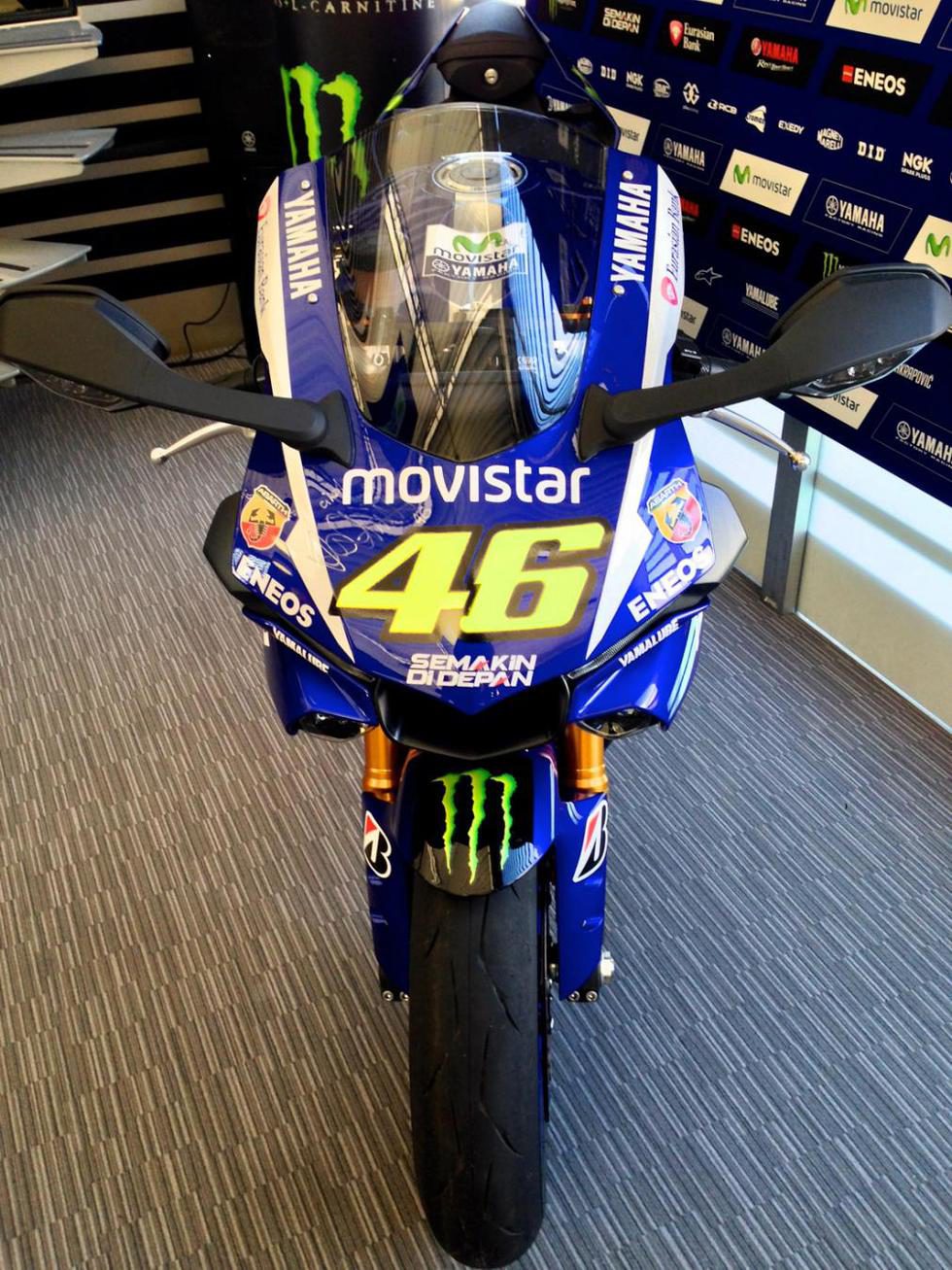 Consigue una Yamaha firmada por Valentino Rossi