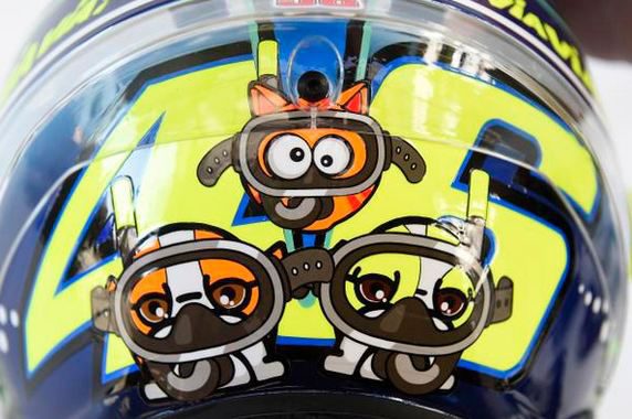 Casco especial de Valentino Rossi en Misano - detrás