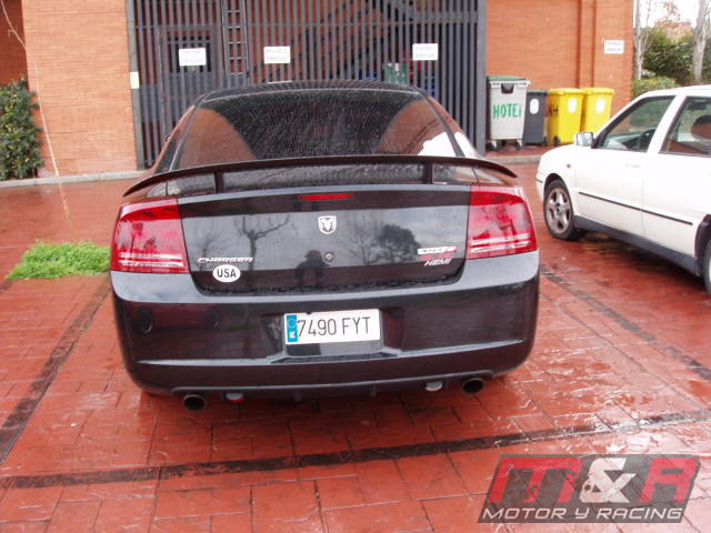 Dodge Charger SRT8 Hemi 6 - back