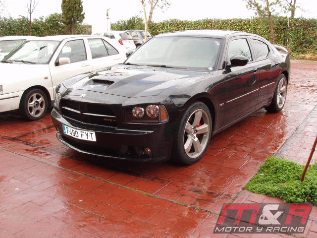 Dodge Charger SRT8 Hemi 6 - perspectiva