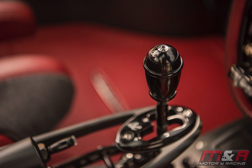 Pagani Huayra BC - detalle palanca