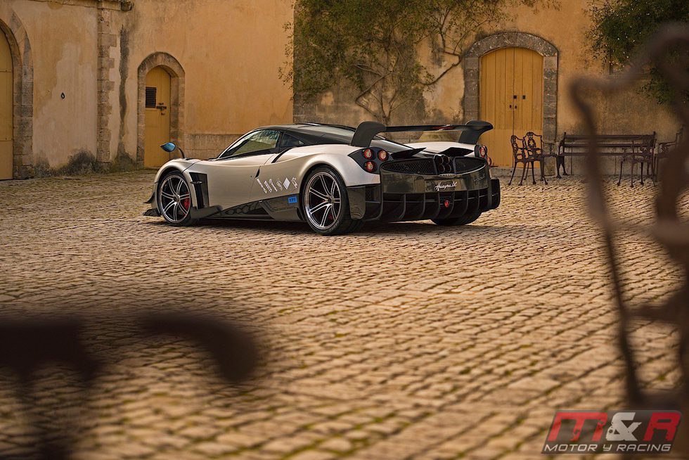 Pagani Huayra BC - side