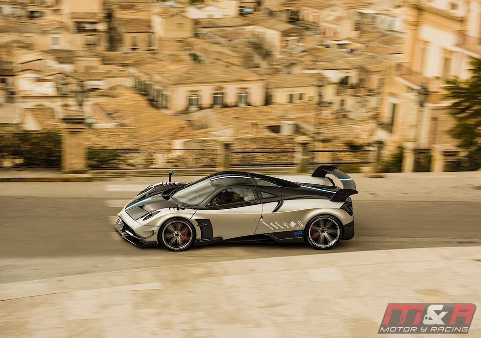 Pagani Huayra BC - carretera