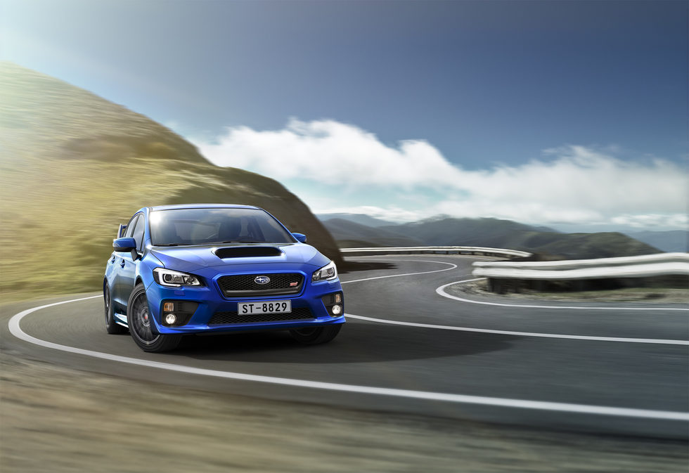 Subaru WRX Sti Euro-spec - carretera abierta frontal