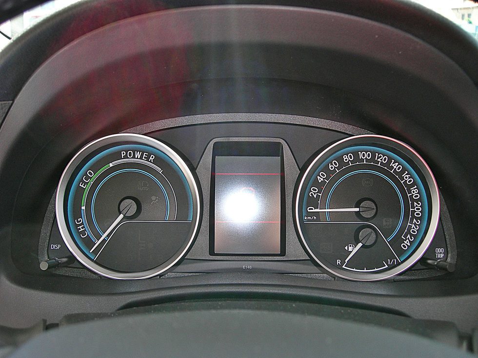 Toyota Auris Hybrid: Cuadro de instrumentos