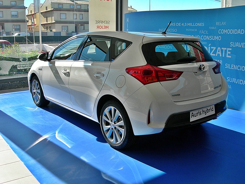 Toyota Auris Hybrid: 3/4 trasera izquierda
