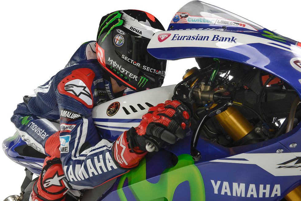 Jorge Lorenzo encima de la YZR-M1