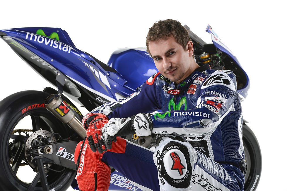 Jorge Lorenzo sentado delante de la M1