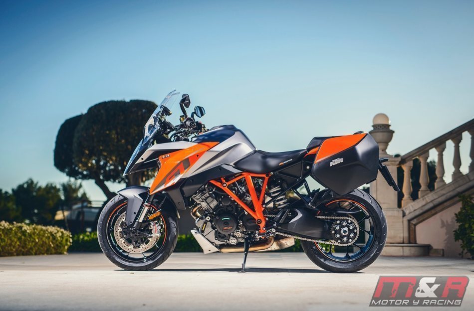 KTM 1290 Super Duke GT 2019