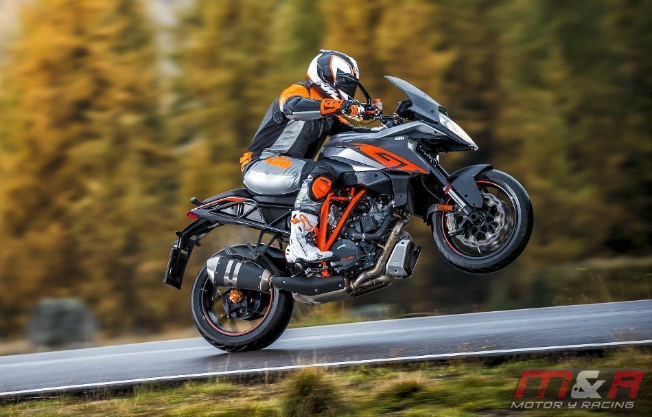 KTM 1290 Super Duke GT 2019