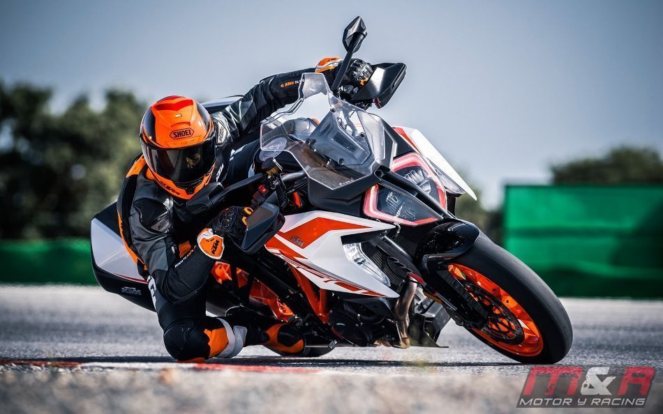 KTM 1290 Super Duke GT 2019