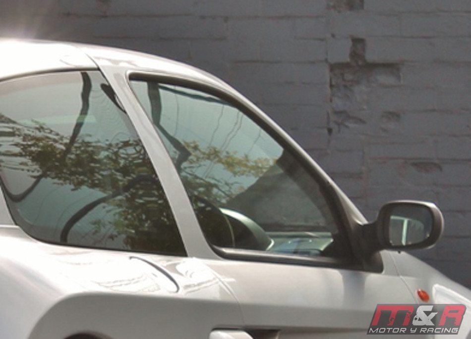 Renault Clio Mk2 con motor V6 y tracción trasera