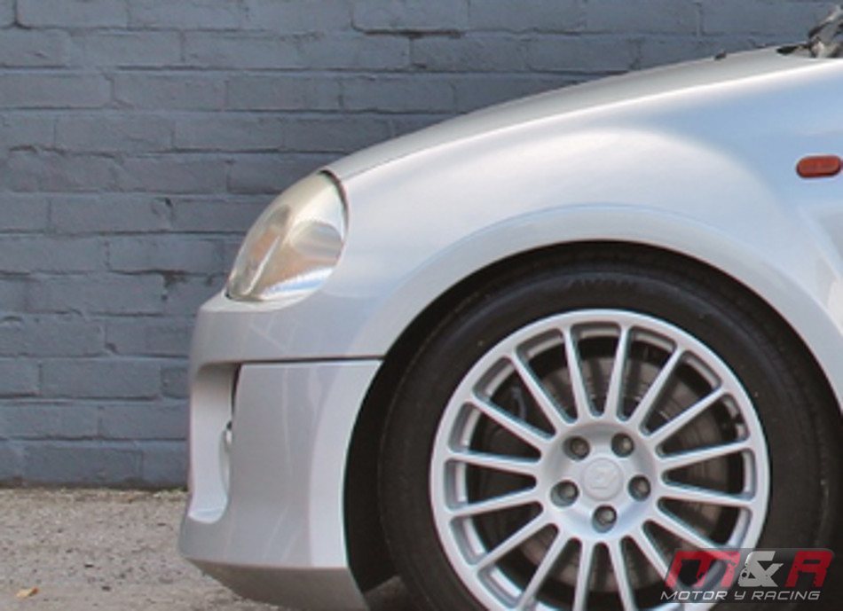 Renault Clio Mk2 con motor V6 y tracción trasera
