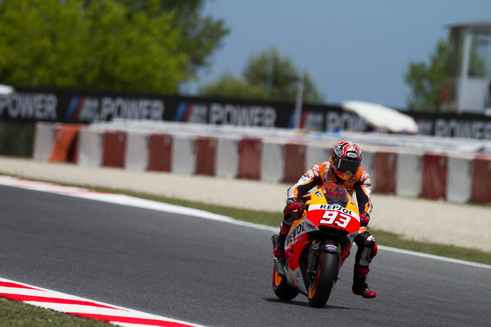 Marc Márquez apurando la frenada