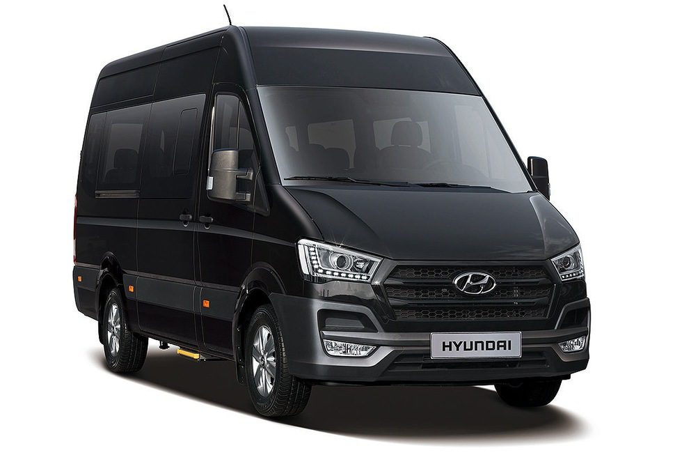 Hyundai H350 Minibus - Frontal