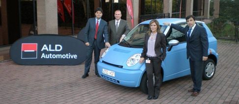 Ejecutivos de ALD con el Think City