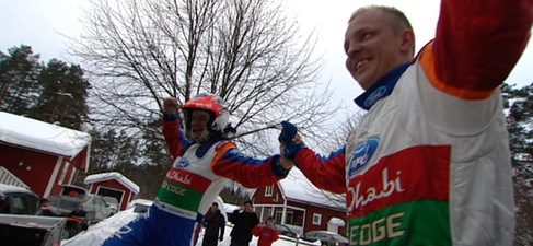 Hirvonen y su copiloto celebran victoria