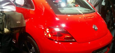 Foto del New Beetle en el Twitter de Alguersuari