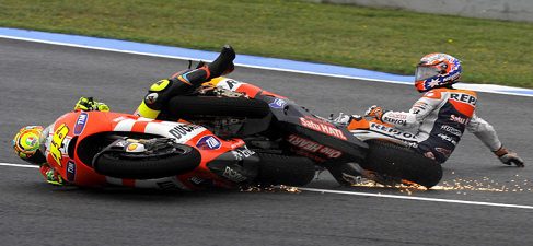 accidente rossi stoner