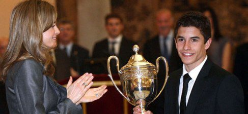Marc Marquez recibe el premio