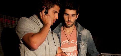  Alguersuari y Maxi Iglesias pinchando para SEAT