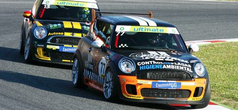 Carrera de la MINI Challenge en Montmeló