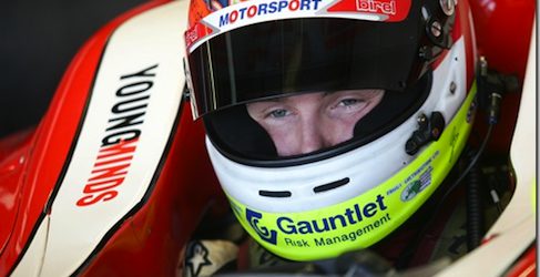 Jon Lancaster dentro del monoplaza