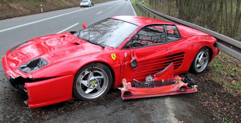 Ferrari 512M destrozado