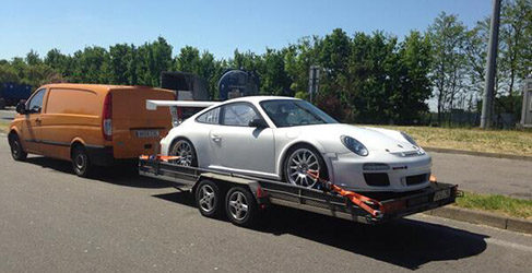 El Porsche de Pedro Burgo de camino a su nueva casa