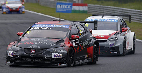 Michelisz delante de Loeb