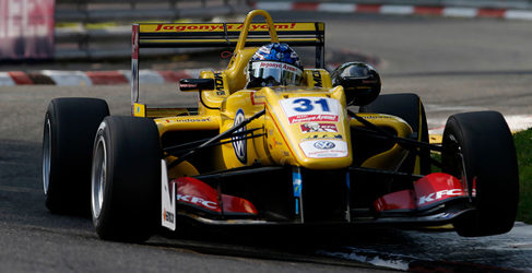 F3 carrera 2 pau