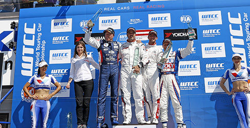 Podio con Yvan Muller, Tom Coronel, Pechito Lopez y Franz Engstler